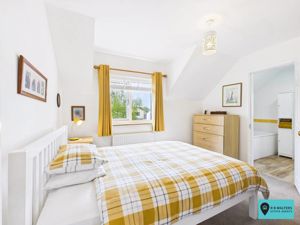 Bedroom- click for photo gallery